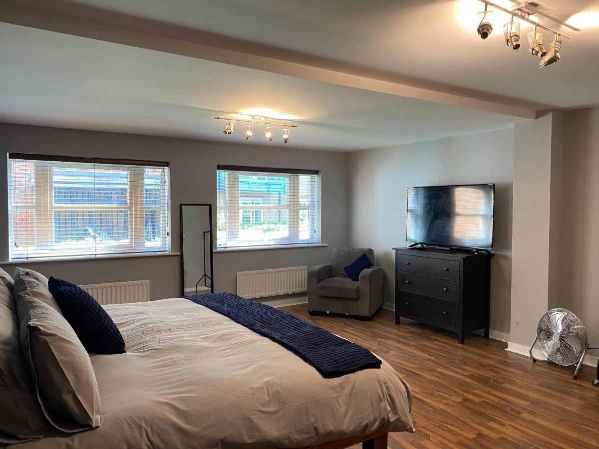 Riverside Townhouse, Only 20 Minutes From Brighton And Worthing Шорем-бай-Си Экстерьер фото